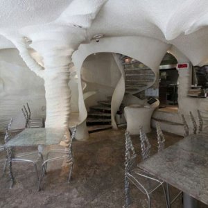 Ресторан из соли построен в Иране