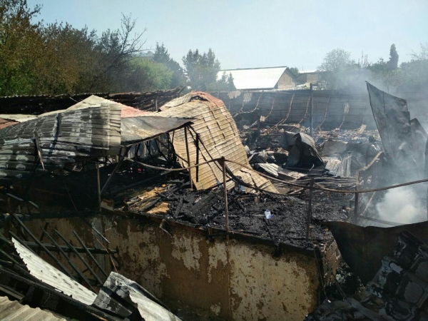 В Ташкенте произошел крупный пожар в здании мебельного цеха 