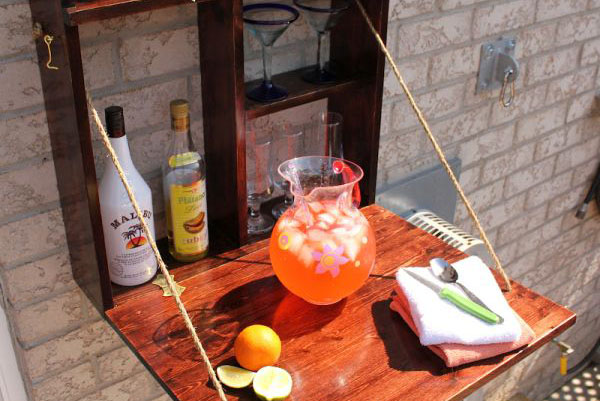 Подкрепиться можно везде, даже в саду