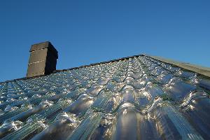 В Швеции разработали стеклянную черепицу, использующую солнечную энергию для обогрева дома
