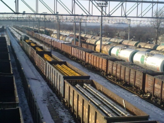 Таджикистан и Узбекистан договорились о скидках для железнодорожных перевозок