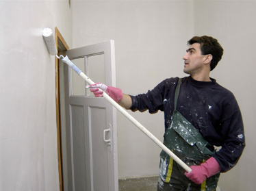 Столичные подъезды и подвалы приводят в порядок 