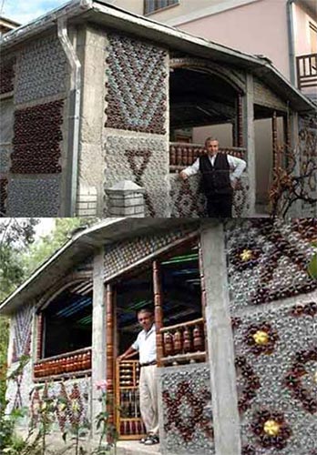 Житель запорожья построил дом из бутылок