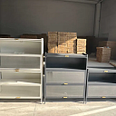 Шкаф с прозрачной дверцей