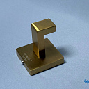 Настенный крючок для ванны золотой