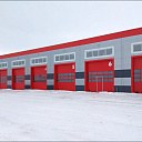 Промышленные секционные ворота из алюминиевых панорамных панелей с торсионным механизмом ISD02