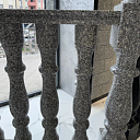 Полированные круглые балясины из Куксаройского гранита