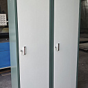 Металлический шкаф для персонала