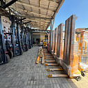 Полуавтоматический штабелер 1.5 тонны  высота подъёма 300 см.